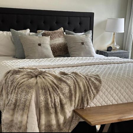 Vine City Home - Duplex - 3 Mins From Gwcc & Mercedes- Benz Stadium Атланта Экстерьер фото